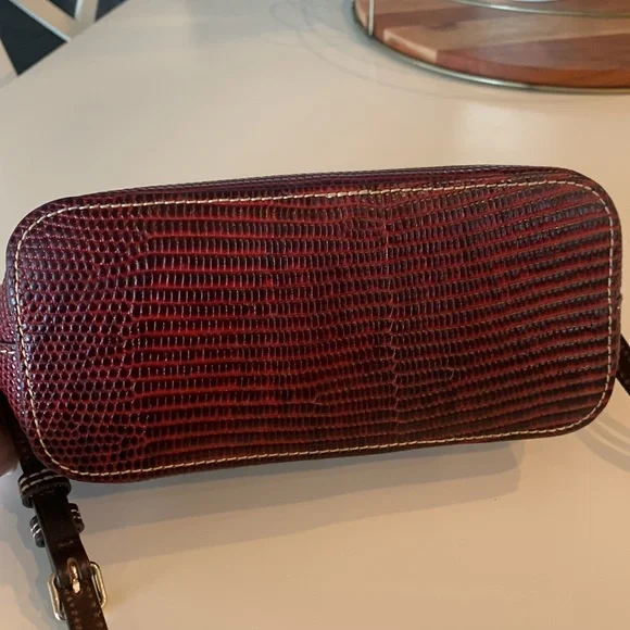 Dooney & Bourke Red Lizard-Embossed Crossbody Bag - Picture 6 of 15